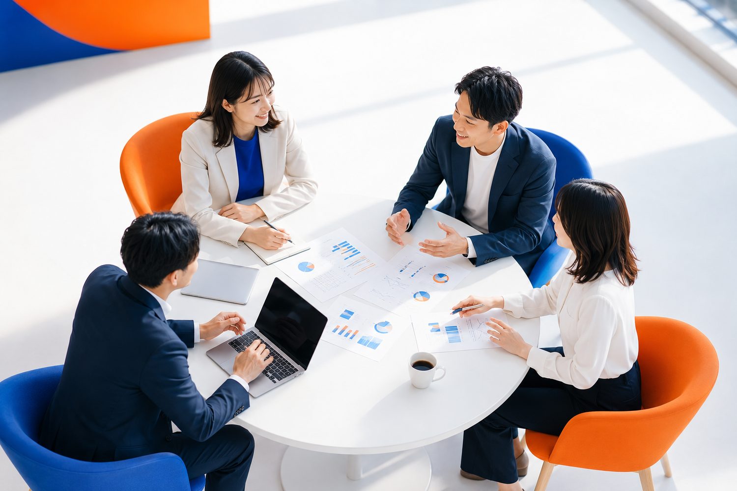 採用課題を議論する会議